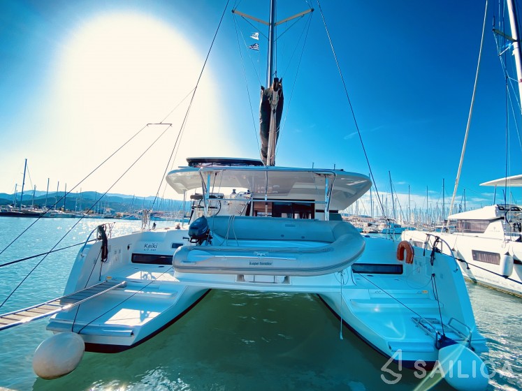 Lagoon 42 - Yacht Charter Sailica