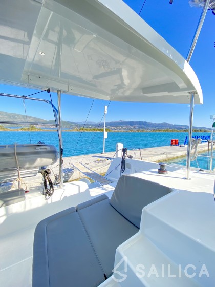 Lagoon 42 - Yacht Charter Sailica