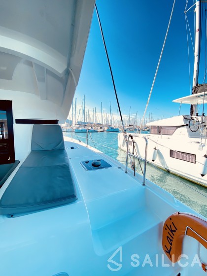 Lagoon 42 - Yacht Charter Sailica
