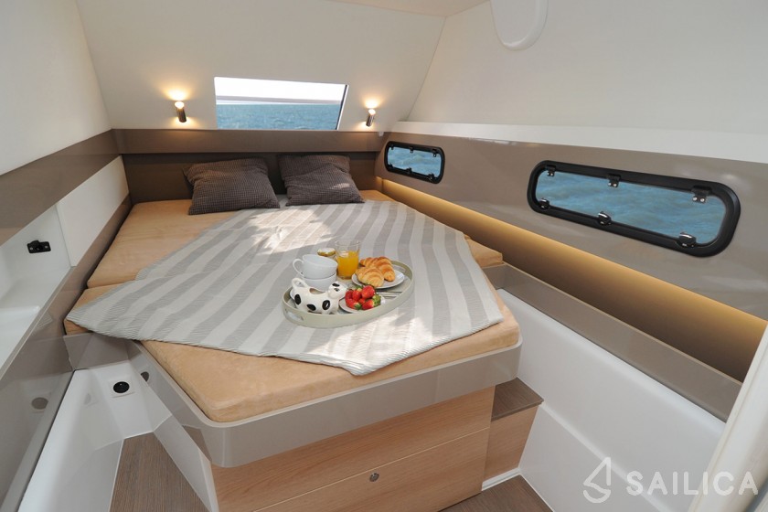 Bali 4.1 - Yacht Charter Sailica