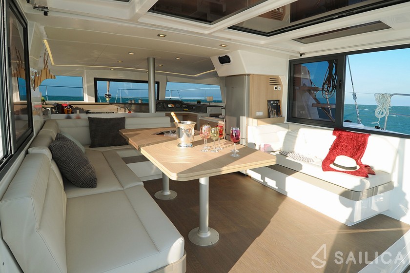 Bali 4.1 - Yacht Charter Sailica