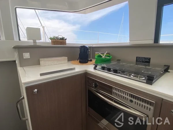 Bali 4.3 - Yacht Charter Sailica