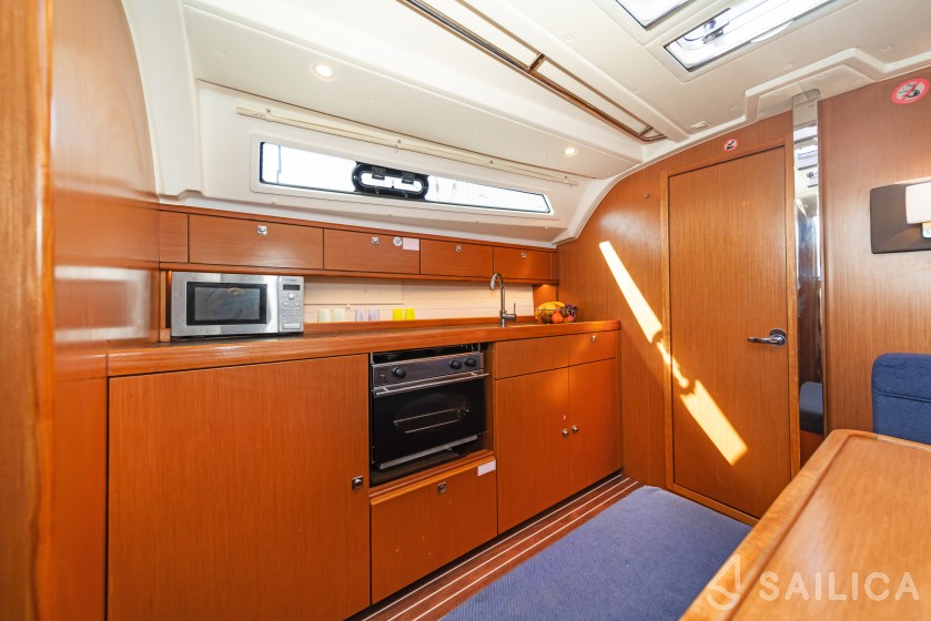 Bavaria 41 Cruiser - Yacht Charter Sailica