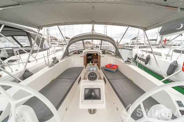 Bavaria 41 Cruiser - Yacht Charter Sailica