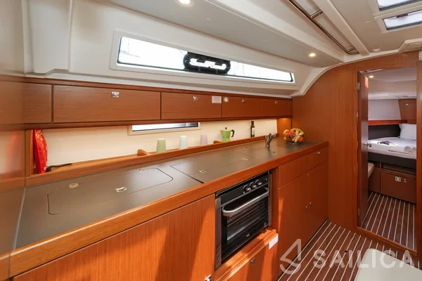 Bavaria 41 Cruiser - Yacht Charter Sailica