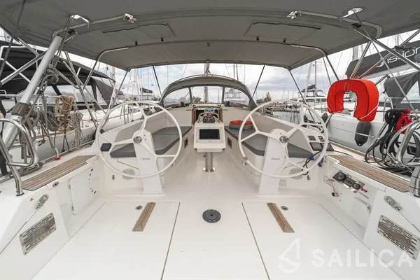 Bavaria 41 Cruiser - Yacht Charter Sailica
