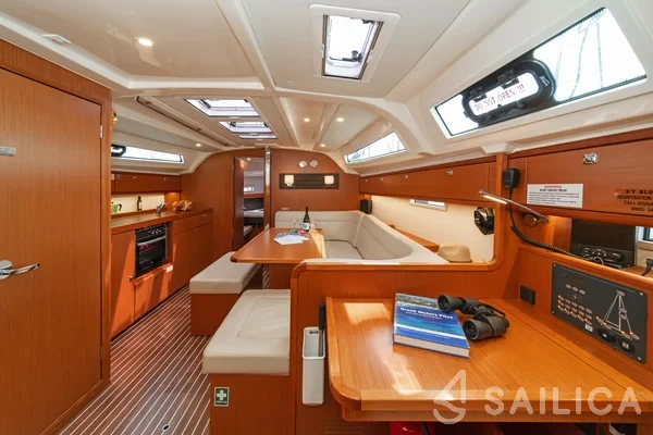 Bavaria 41 Cruiser - Yacht Charter Sailica