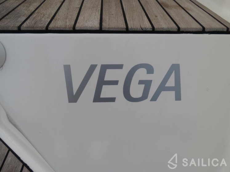 Bavaria 40 Cruiser - Yacht Charter Sailica