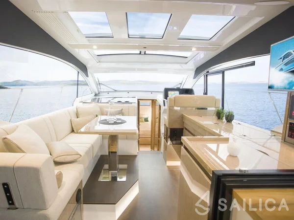 Sealine C390 - Yacht Charter Sailica