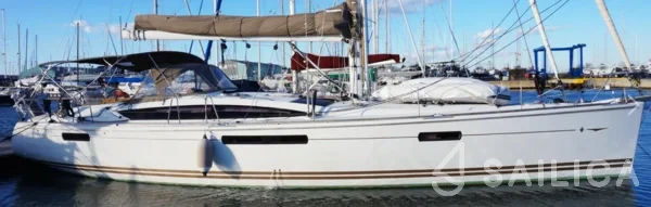Jeanneau 53 - Yacht Charter Sailica