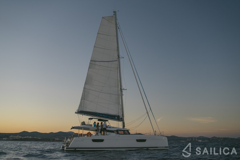 Saona 47 - Yacht Charter Sailica