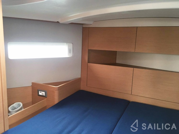 Sun Odyssey 410 - Yacht Charter Sailica