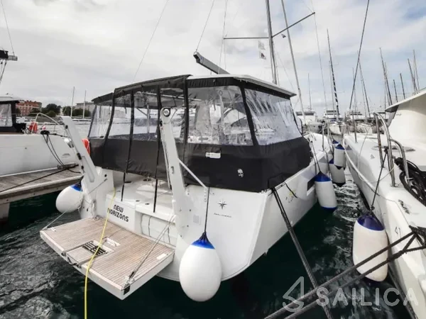 Sun Loft 47 - Yacht Charter Sailica