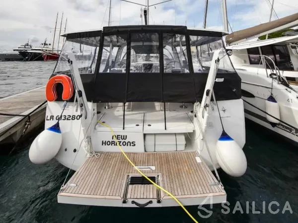 Sun Loft 47 - Yacht Charter Sailica