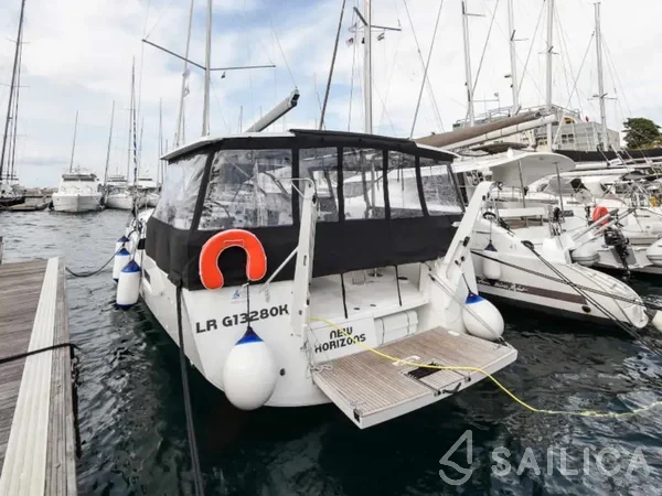 Sun Loft 47 - Yacht Charter Sailica