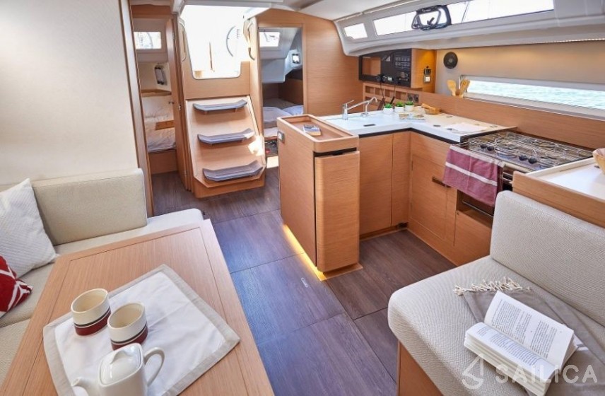 Sun Odyssey 410 - Yacht Charter Sailica