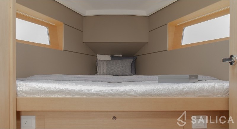 Oceanis 35.1 - Yacht Charter Sailica