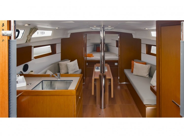 Oceanis 35.1 - Yacht Charter Sailica