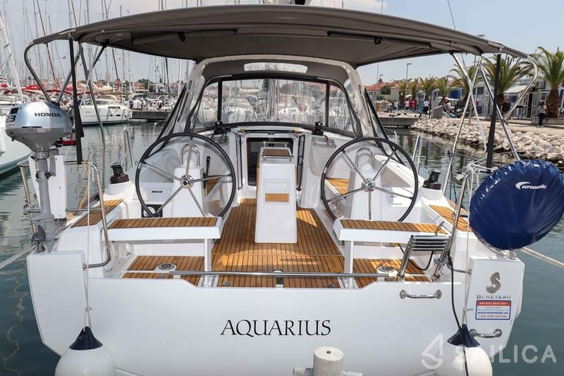 Oceanis 35.1 - Yacht Charter Sailica