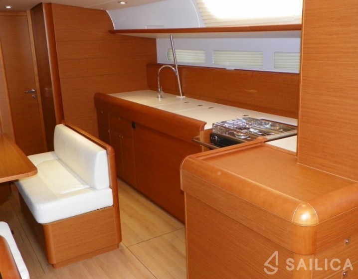 Sun Odyssey 519 - Yacht Charter Sailica