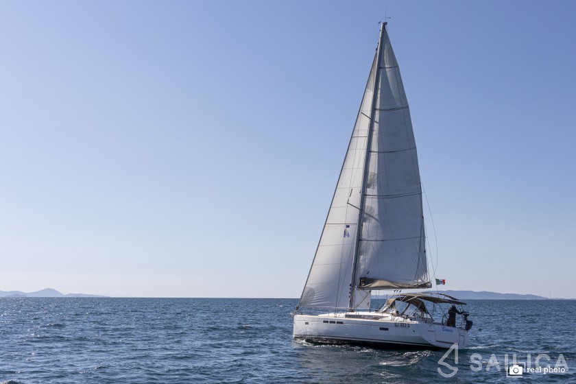 Sun Odyssey 519 - Yacht Charter Sailica