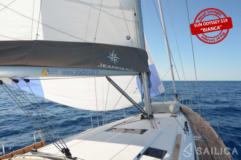 Sun Odyssey 519 - Yacht Charter Sailica