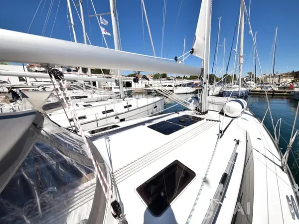 Bavaria 41 Cruiser - Yacht Charter Sailica