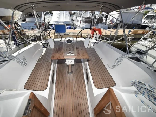 Bavaria 41 Cruiser - Yacht Charter Sailica