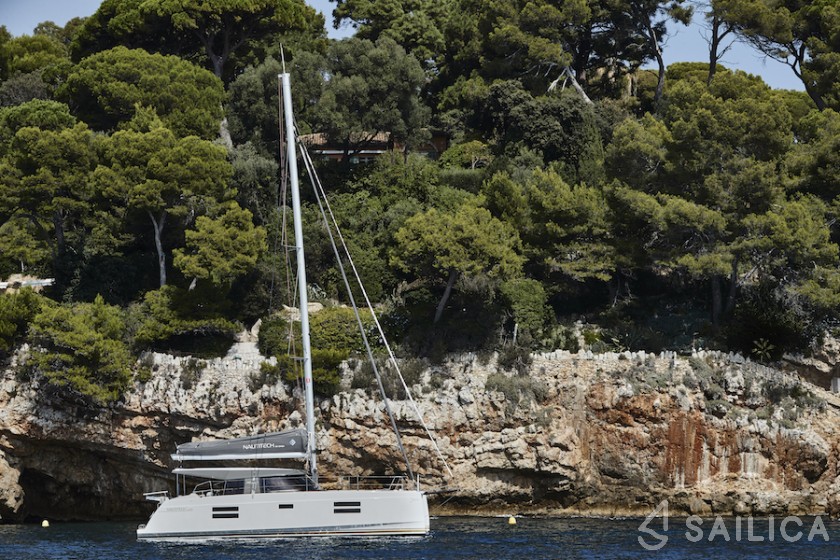 Nautitech 40 - Yacht Charter Sailica