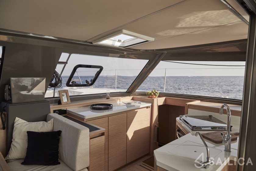 Nautitech 40 - Yacht Charter Sailica