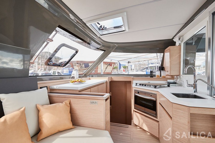 Nautitech 40 - Yacht Charter Sailica