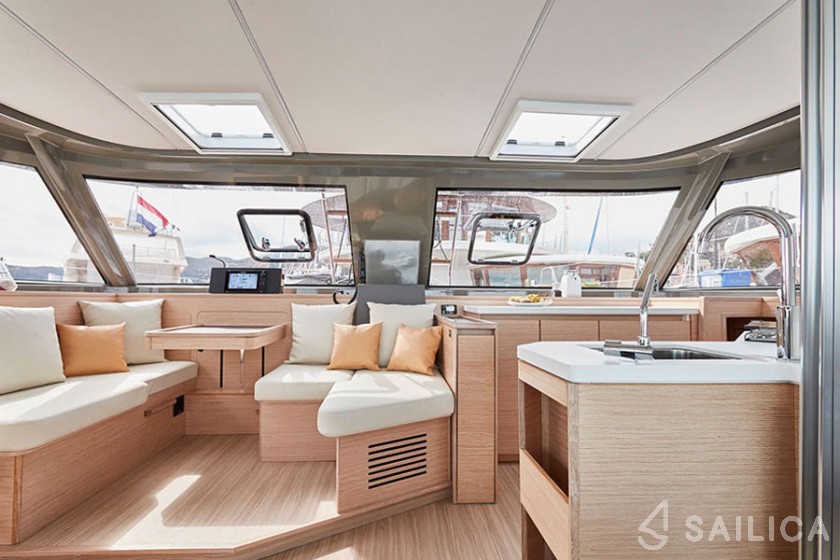Nautitech 40 - Yacht Charter Sailica