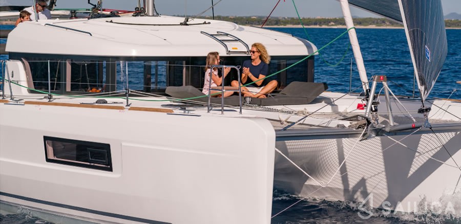 Lagoon 40 - Yacht Charter Sailica