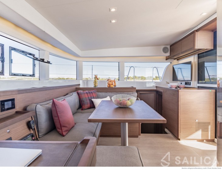 Lagoon 40 - Yacht Charter Sailica