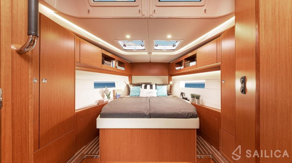 Bavaria C45 - Yacht Charter Sailica