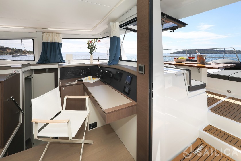 Bali 4.8  - Yacht Charter Sailica