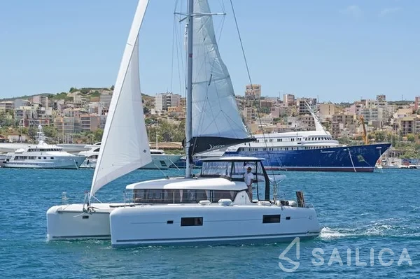 Lagoon 42 - Yacht Charter Sailica