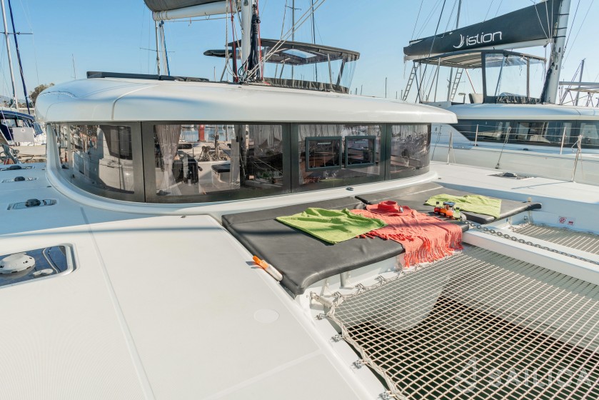 Lagoon 42 - Yacht Charter Sailica