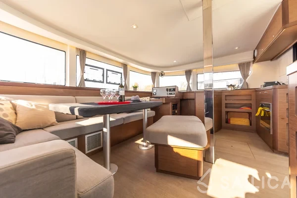 Lagoon 42 - Yacht Charter Sailica