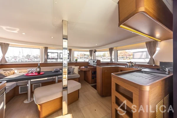 Lagoon 42 - Yacht Charter Sailica