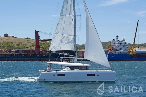 Lagoon 42 - Yacht Charter Sailica