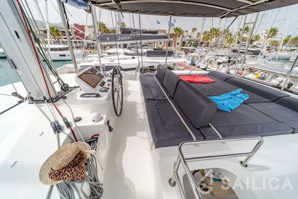 Lagoon 50 - Yacht Charter Sailica