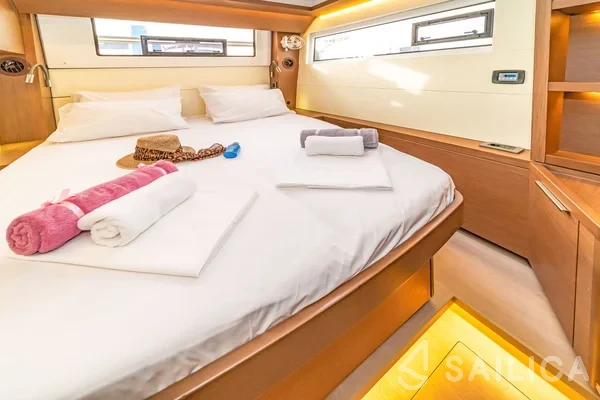 Lagoon 50 - Yacht Charter Sailica