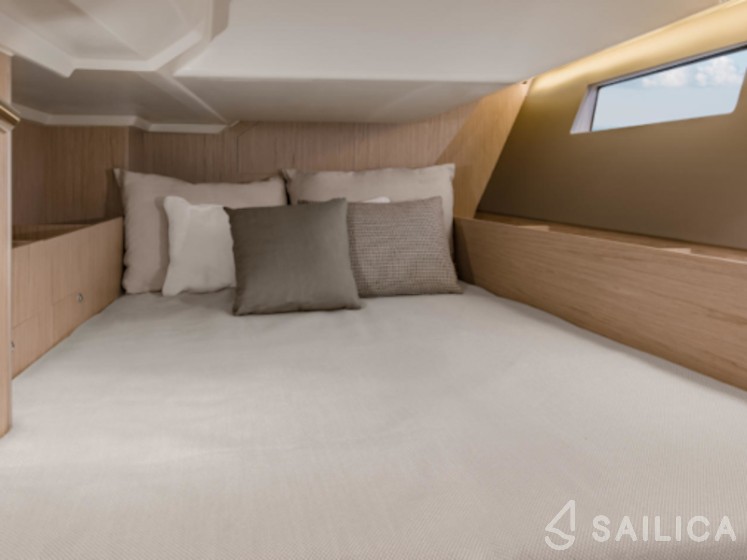 Oceanis 41.1 - Yacht Charter Sailica