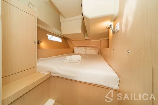 Oceanis 41.1 - Yacht Charter Sailica