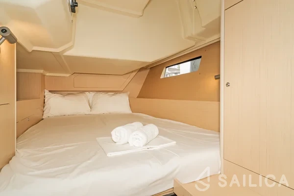 Oceanis 41.1 - Yacht Charter Sailica