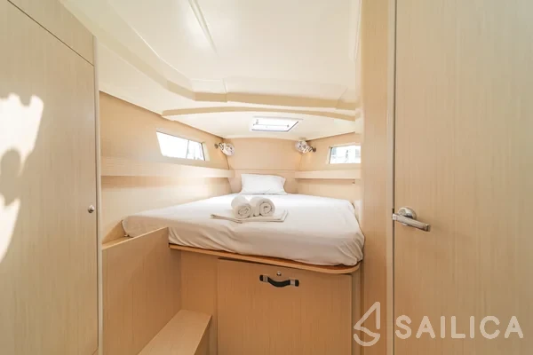 Oceanis 41.1 - Yacht Charter Sailica