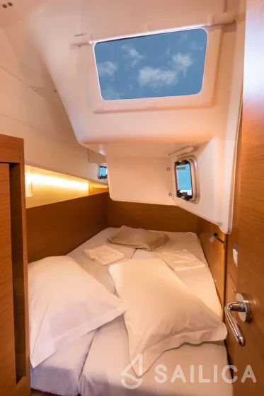 Sun Odyssey 410 - Yacht Charter Sailica