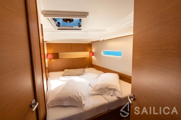 Sun Odyssey 410 - Yacht Charter Sailica