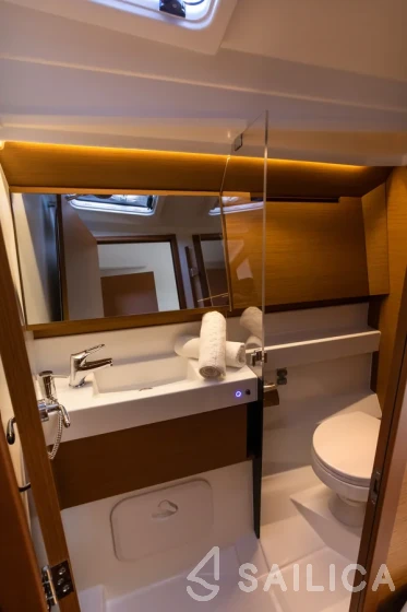 Sun Odyssey 410 - Yacht Charter Sailica